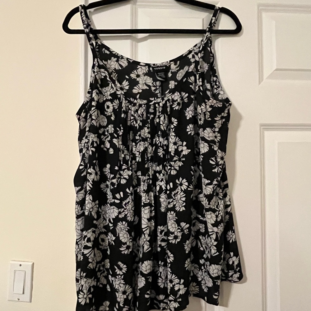 Torrid Floral Black and White Women's Top